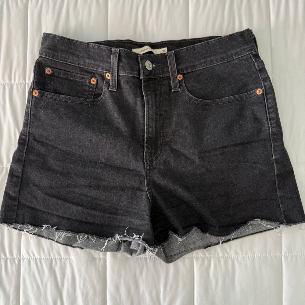 5 for $25!! Levi’s Black High Rise Shorts 30 Stretchy
